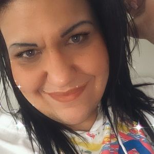 Meet your Posher, Adalis